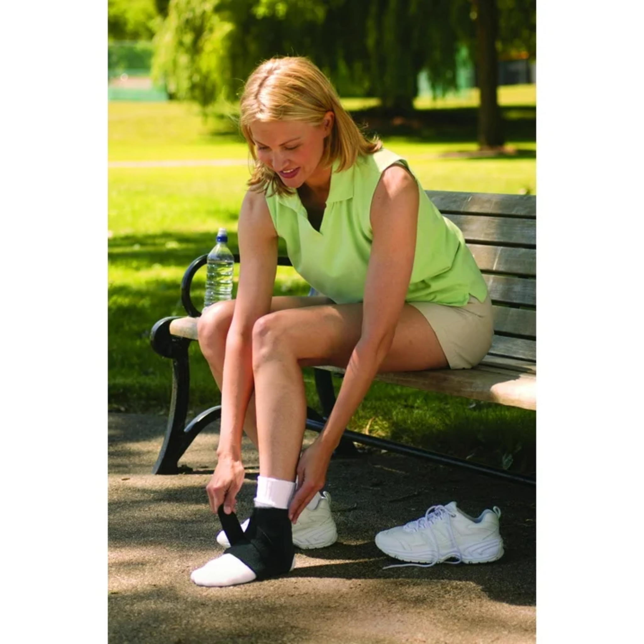Mueller, Adjustable Ankle Brace, Comfortable and Supportive Design for Active Use, One Size, Black